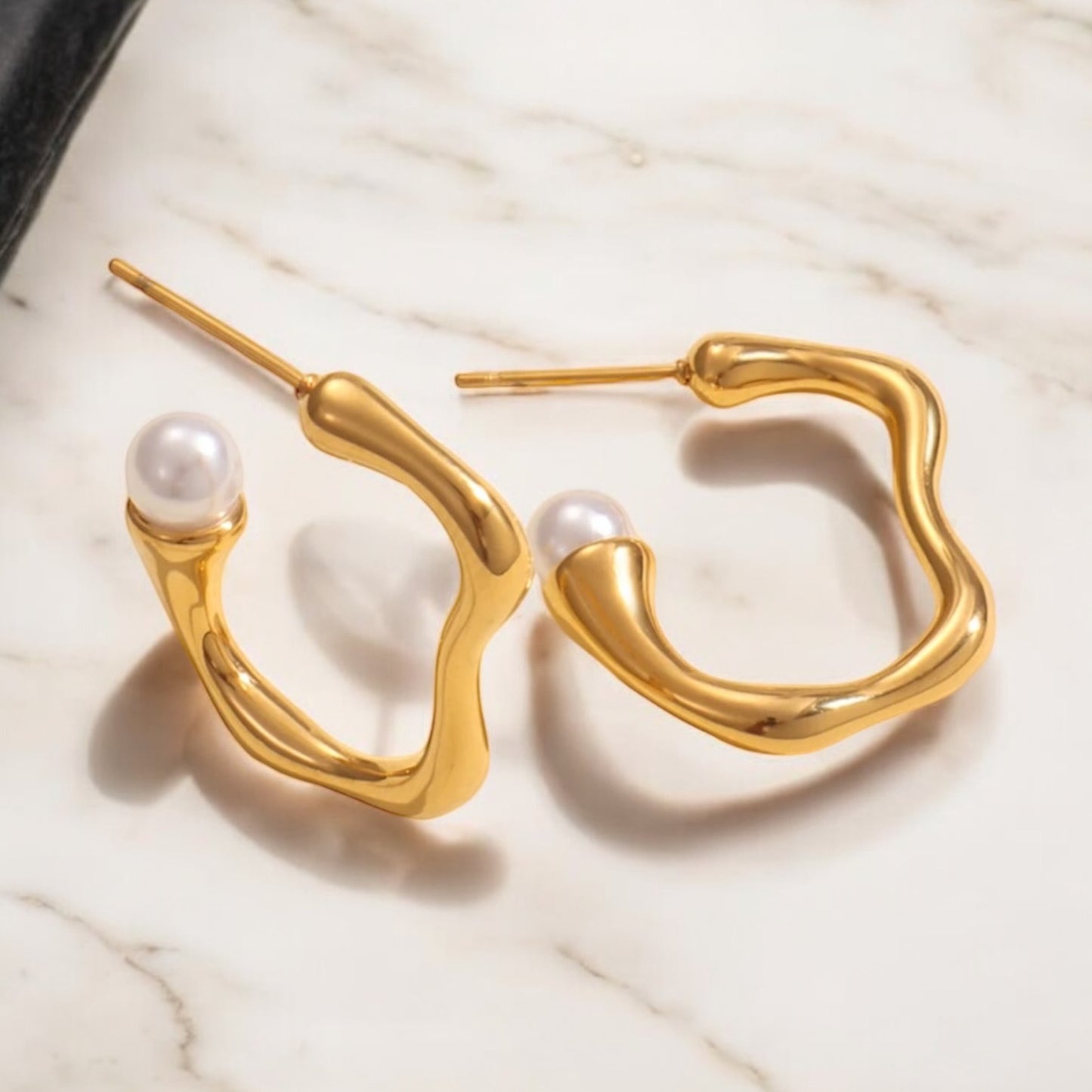 Pravia Earrings